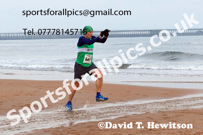 The 2023 Blyth Sands Race. Photo: David T. Hewitson/Sports for All Pics